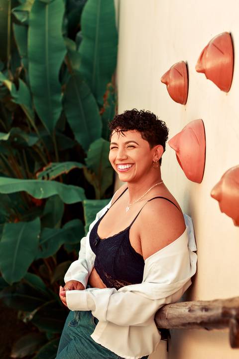 Ensaios fotografico intimista em juazeiro do norte ensaio sensual e sexy  fotos com livros e vinho'