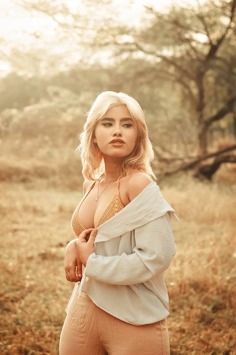 Ensaios fotografico com por do sol no logradouro  horto em juazeiro do norte ensaio sensual '