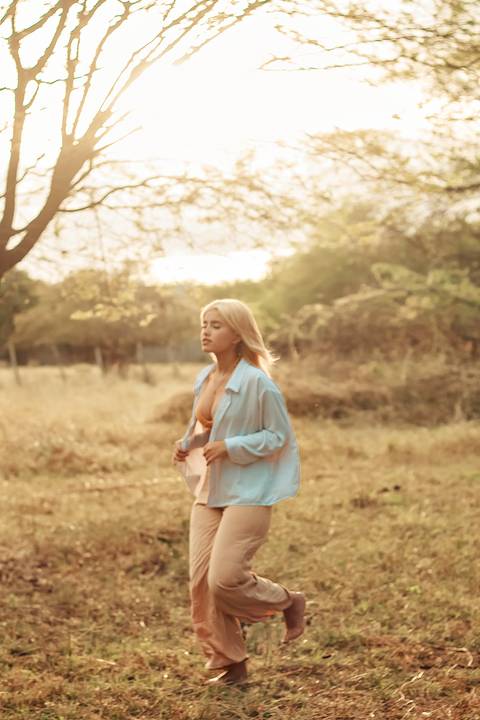 Ensaios fotografico com por do sol no logradouro  horto em juazeiro do norte ensaio sensual '