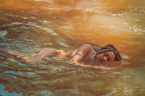 Ensaio realizado na cachoeira de missão velha ensaio Nu artístico'