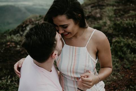 Ensaio casal da Barbara e Don na serra do rola moça- Pin Fotografia'