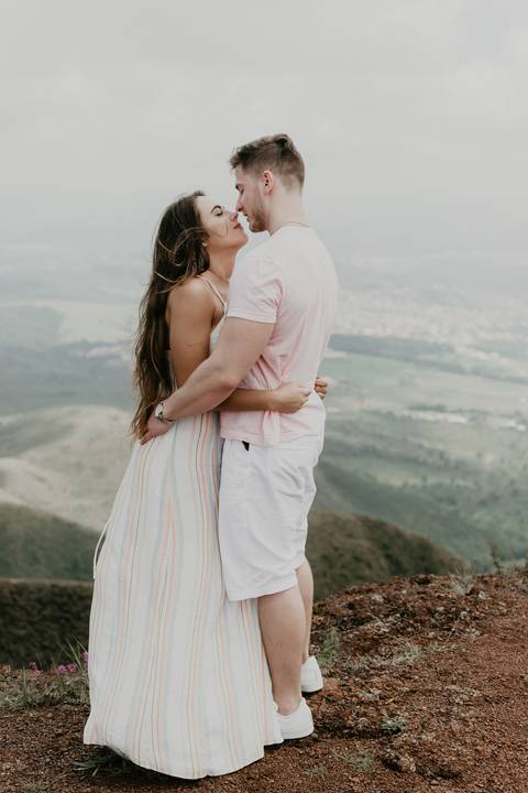 Ensaio casal da Barbara e Don na serra do rola moça- Pin Fotografia'