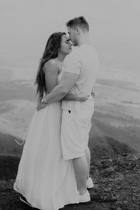 Ensaio casal da Barbara e Don na serra do rola moça- Pin Fotografia'