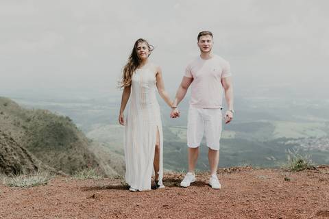 Ensaio casal da Barbara e Don na serra do rola moça- Pin Fotografia'
