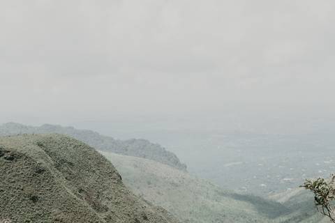 Ensaio casal da Barbara e Don na serra do rola moça- Pin Fotografia'