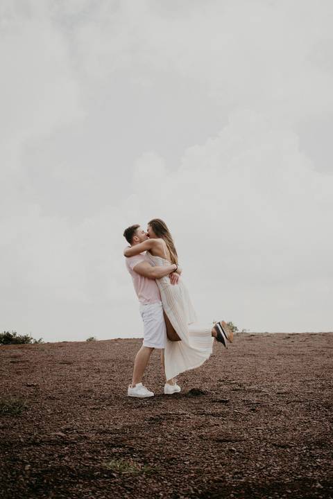 Ensaio casal da Barbara e Don na serra do rola moça- Pin Fotografia'