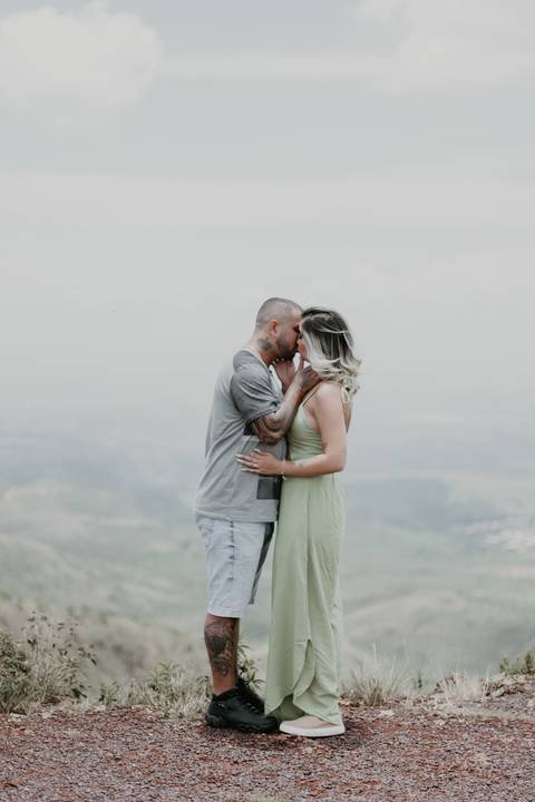 Ensaio casal da Debora e do Rafael no parque estadual serra do rola moça | Pin Fotografia -'