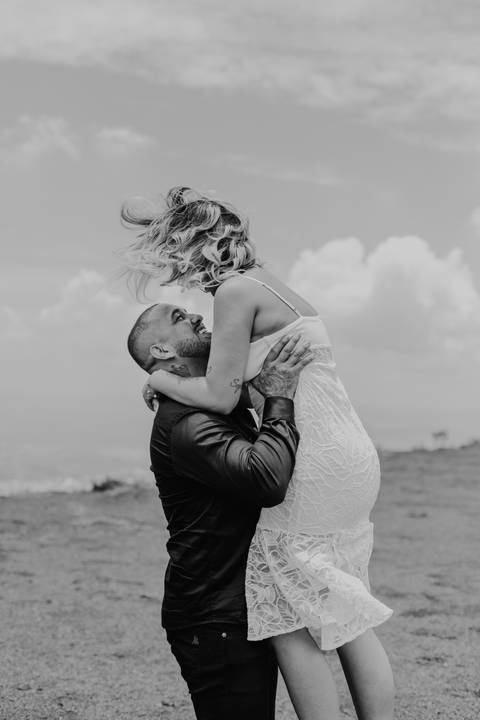 Ensaio casal da Debora e do Rafael no parque estadual serra do rola moça | Pin Fotografia -'