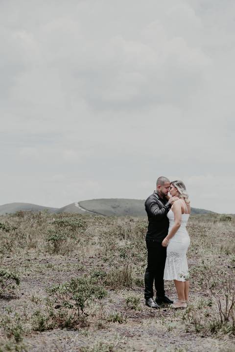 Ensaio casal da Debora e do Rafael no parque estadual serra do rola moça | Pin Fotografia -'