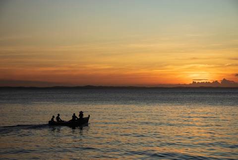 Por-do-sol na baía'