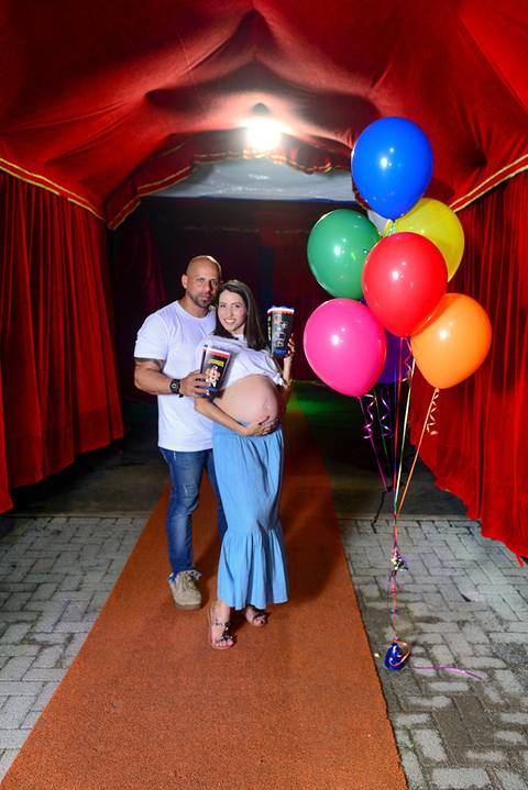 Ensaio de gestante e família no circo em Salvador'