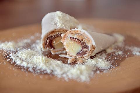 Cone trufado de leite ninho - Doces Delrios'