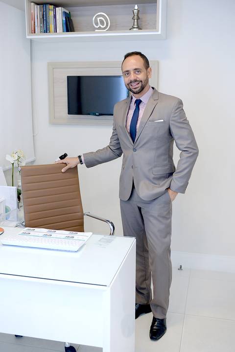 Dr Harlem - oftalmo - Clínica ProVer, @dr.harlemcarvalho, Salvador - Bahia'