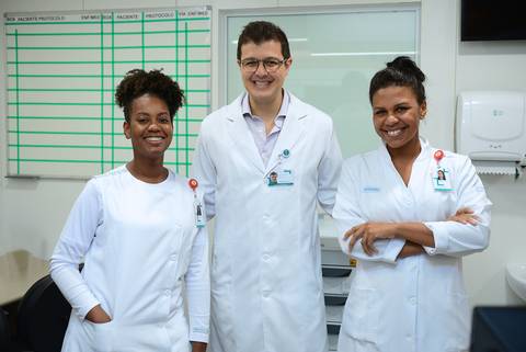 Dr Leonardo Novais - Mastologista (Mater Dei)'