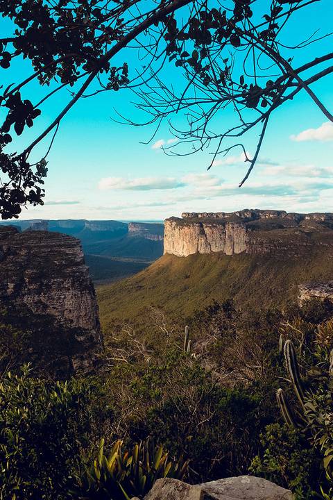 foto em cores, vista do alto do Morro Pai Inácio na Chapada'