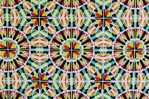 foto em cores mosaico de azulejos'