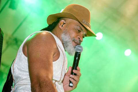 Foto do Carlinhos Brown com seu chapéu no Yacht Clube - Salvador Bahia'