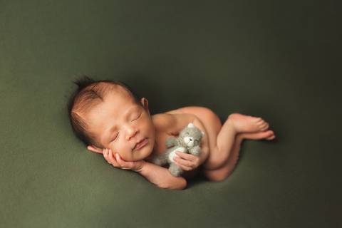 Fotografia de recém nascido (newborn) em Taubaté'