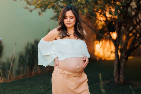 Fotografia de gestantes em estúdio e externa em Taubaté / SP'
