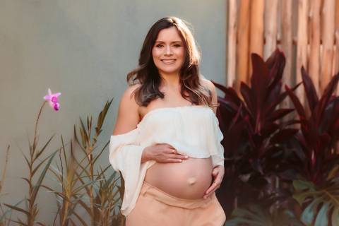 Fotografia de gestantes em estúdio e externa em Taubaté / SP'