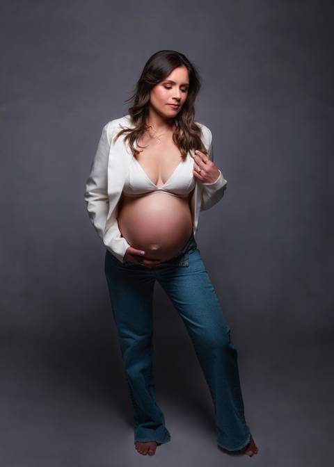 Fotografia de gestantes em estúdio e externa em Taubaté / SP'