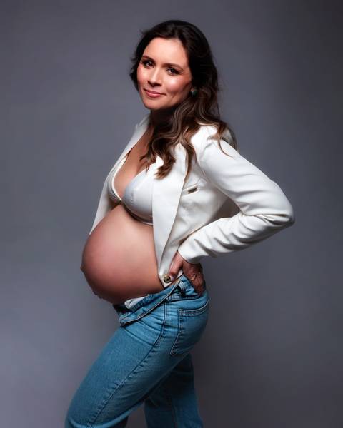 Fotografia de gestantes em estúdio e externa em Taubaté / SP'