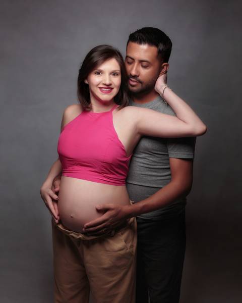 Fotografia de gestantes em estúdio e externa em Taubaté / SP'