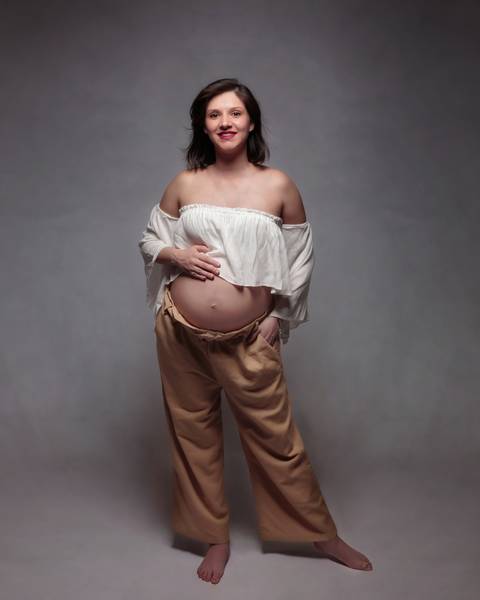 Fotografia de gestantes em estúdio e externa em Taubaté / SP'
