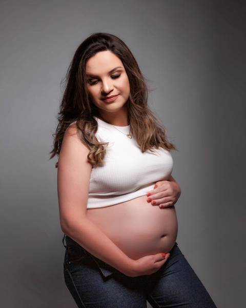 Fotografia de gestantes em estúdio e externa em Taubaté / SP'
