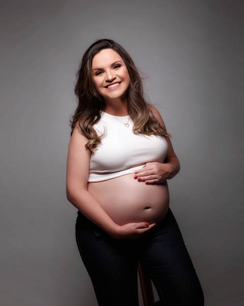 Fotografia de gestantes em estúdio e externa em Taubaté / SP'