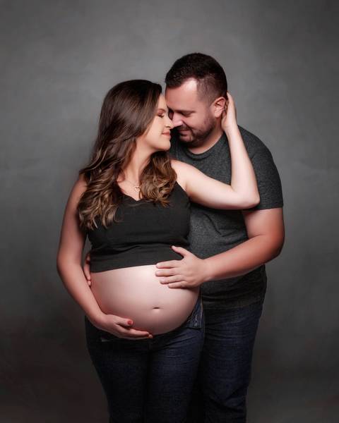 Fotografia de gestantes em estúdio e externa em Taubaté / SP'