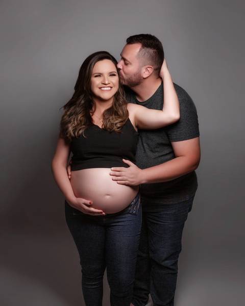 Fotografia de gestantes em estúdio e externa em Taubaté / SP'