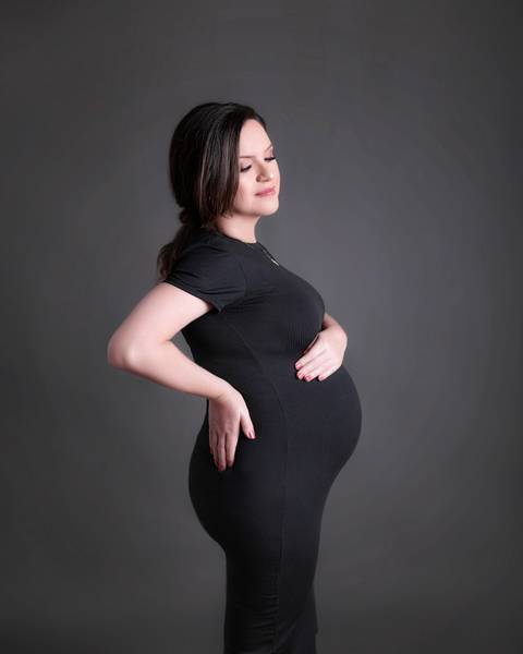 Fotografia de gestantes em estúdio e externa em Taubaté / SP'