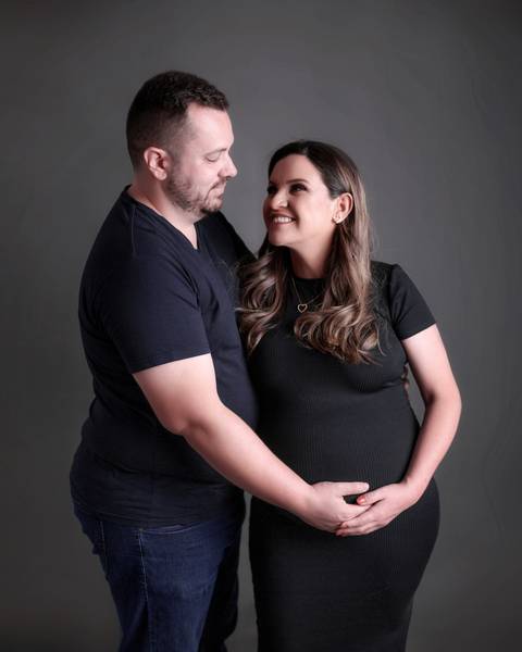 Fotografia de gestantes em estúdio e externa em Taubaté / SP'