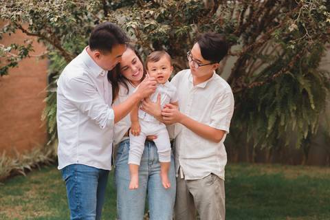 Fotografia de Família em estúdio ou externa em Taubaté/SP'