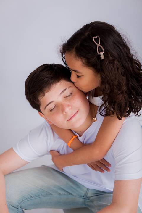 Fotografia de família em ambiente externo ou estúdio em Taubaté/SP'