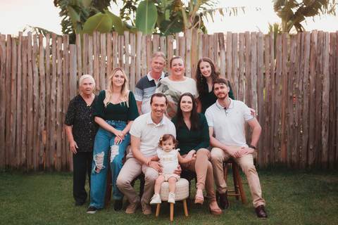 Fotografia de família em ambiente externo ou estúdio em Taubaté/SP'