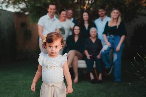 Fotografia de família em ambiente externo ou estúdio em Taubaté/SP'