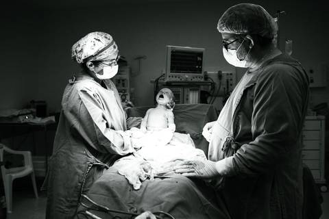 fotografia infantil gestante parto cesariana criança newborn hospital taubaté 10 de julho pinda maternidade centro cirurgico'