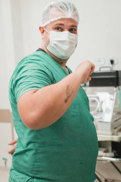 fotografia infantil gestante parto cesariana criança newborn hospital taubaté 10 de julho pinda maternidade centro cirurgico'