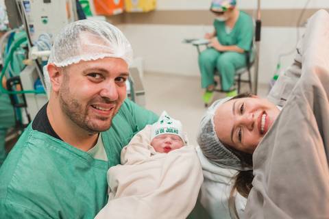fotografia infantil gestante parto cesariana criança newborn hospital taubaté 10 de julho pinda maternidade centro cirurgico'