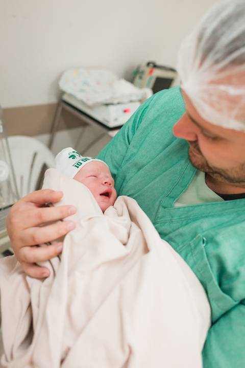 fotografia infantil gestante parto cesariana criança newborn hospital taubaté 10 de julho pinda maternidade centro cirurgico'