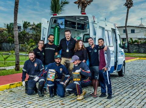 Toda a equipe envolvida no trabalho juntos'