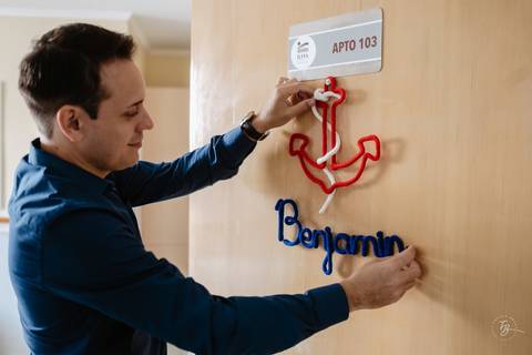 Fotografia de parto na maternidade Ilha em Florianópolis, cesárea, registros por Thiago Braga fotografia'