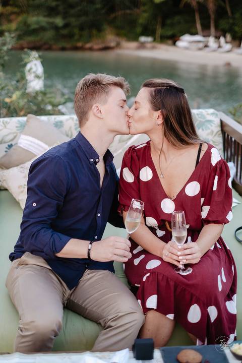 fotografia de noivado na ponta dos Ganchos Resort, em Governador Celso Ramos'