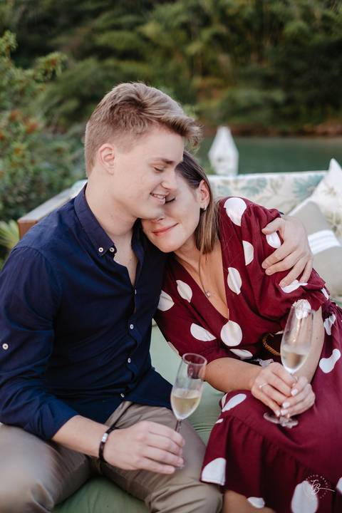 fotografia de noivado na ponta dos Ganchos Resort, em Governador Celso Ramos'