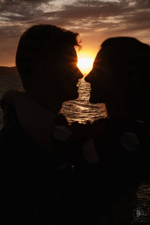 fotografia de noivado na ponta dos Ganchos Resort, em Governador Celso Ramos'