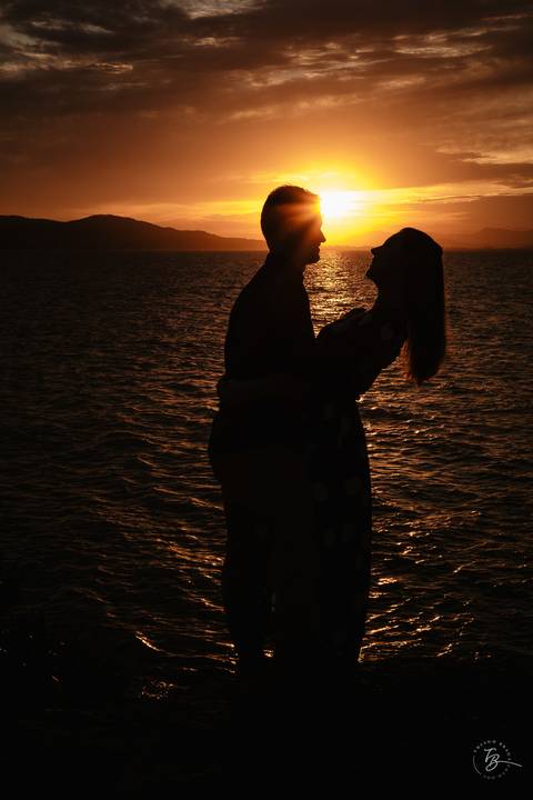 fotografia de noivado na ponta dos Ganchos Resort, em Governador Celso Ramos'