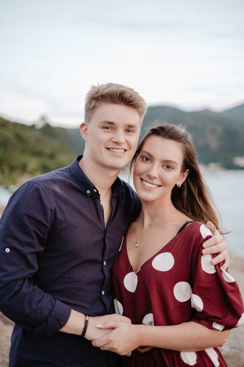 fotografia de noivado na ponta dos Ganchos Resort, em Governador Celso Ramos'