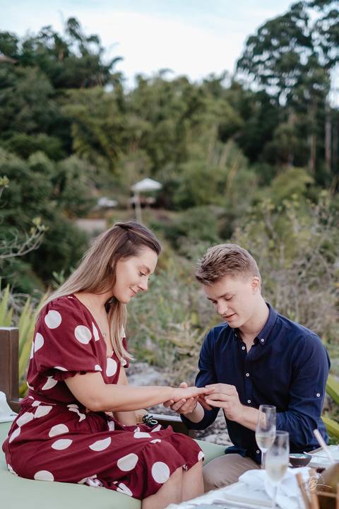 fotografia de noivado na ponta dos Ganchos Resort, em Governador Celso Ramos'